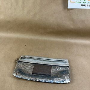 Coach Poppy Sequined Wristlet / Clutch – Silver